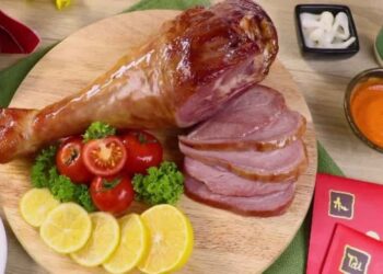 Gà tây làm món gì ngon - gà tây xông khói