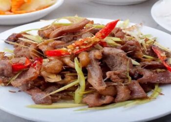 Cách làm thịt gà tây xào lăn