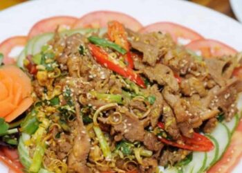 cách làm thịt ngan xào sả ớt